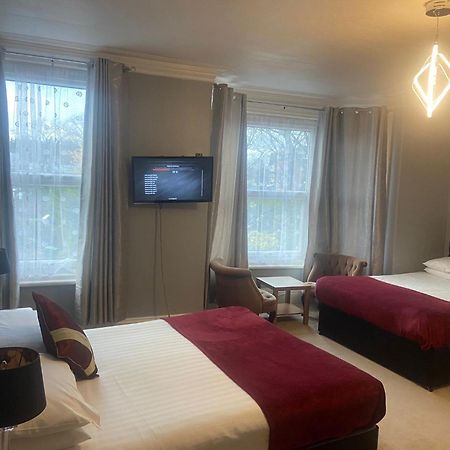 Diamonds Lodge Near York Hospital Zimmer foto
